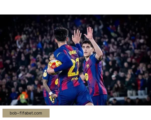 马竞巴萨激战半场平局 朱利亚诺西蒙尼拉什福德进球 冈萨雷斯染红离场